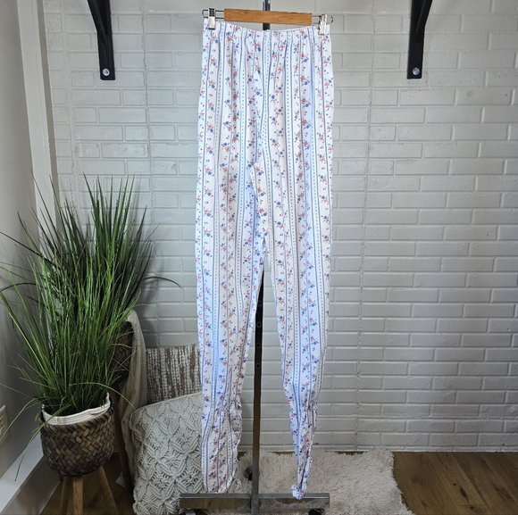 Vintage Carriage Court White Blue Floral Flannel Pajama Set Size Medium - Picture 8 of 14